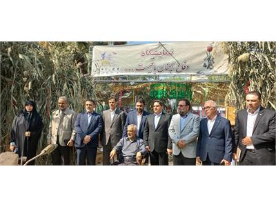 بازدید مدیرعامل پست بانک به همراه مشاور وزیر از نمایشگاه دفاع مقدس 1405
