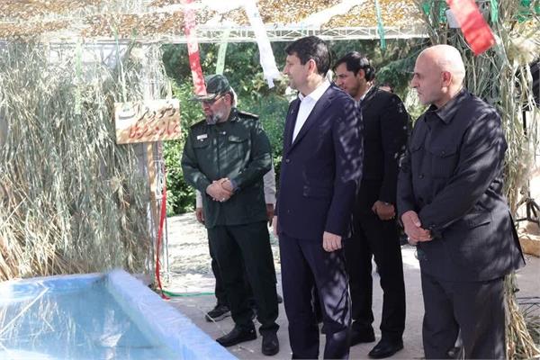 هم‌زمان با هفته دفاع مقدس و با حضور وزیر ارتباطات ،نمایشگاه «دفاع همچنان باقی است» در وزارت ارتباطات افتتاح شد