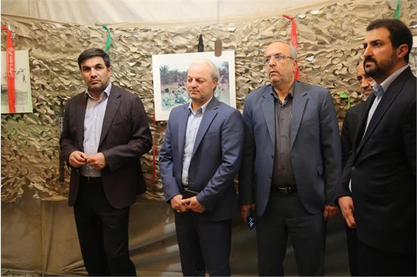 بازدید رییس سازمان فناوری اطلاعات، از نمایشگاه دفاع مقدس با موضوع «دفاع همچنان باقی است»