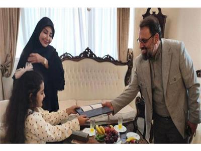 دیدار فرمانده مرکز بسیج وزارت ارتباطات با خانواده شهید امینی