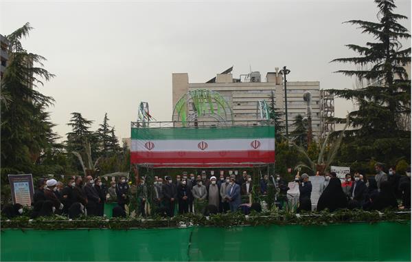 درجوار شهدای گمنام پردیس وزارت ؛ آیین آغازجشن پیروزی انقلاب اسلامی ایران