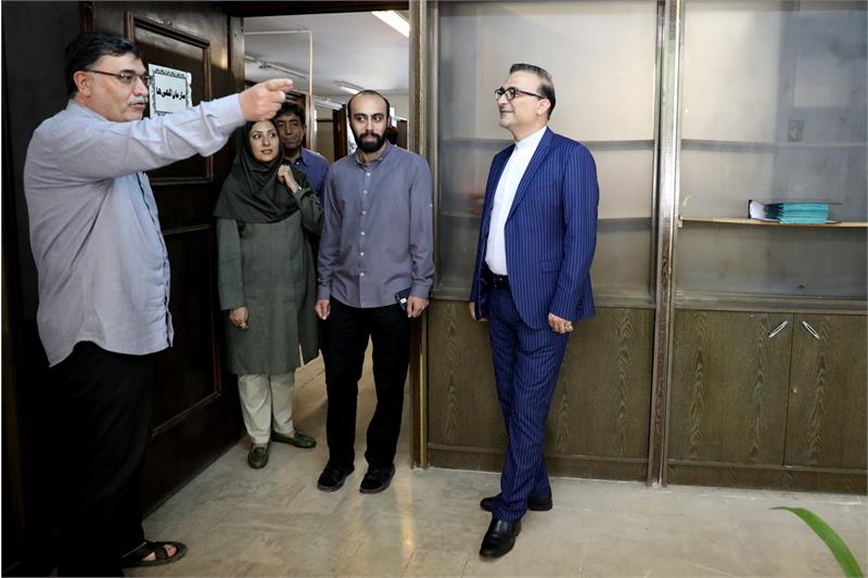 بازدید رئیس مرکز روابط عمومی از روزنامه ایران ،رسالت وپایگاه خبری جماران